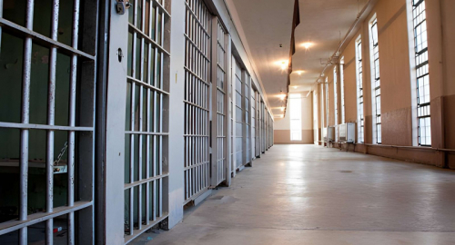 Viterbo, incendio nel carcere Mammagialla: 23 persone soccorse, un detenuto grave